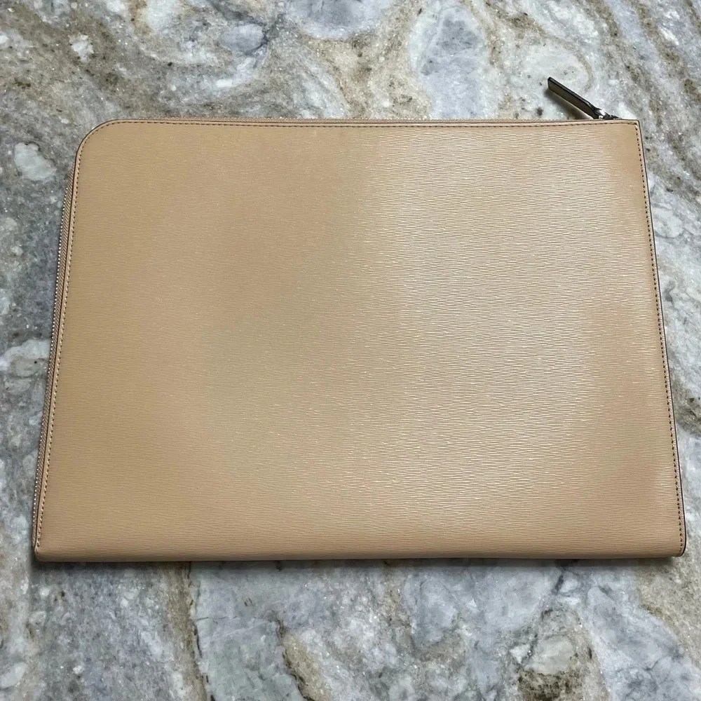 NEW Michael Kors COOPER Large Zip Laptop Case in Camel Textured